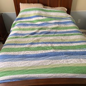 Queen size Pottery Barn comforter